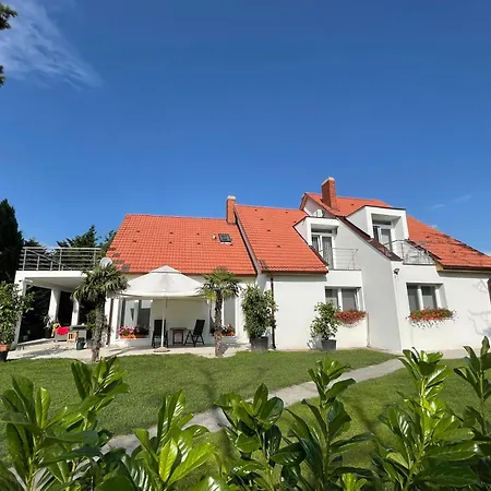 Ξενοδοχείο με διαμερίσματα Palma Balatonboglár
